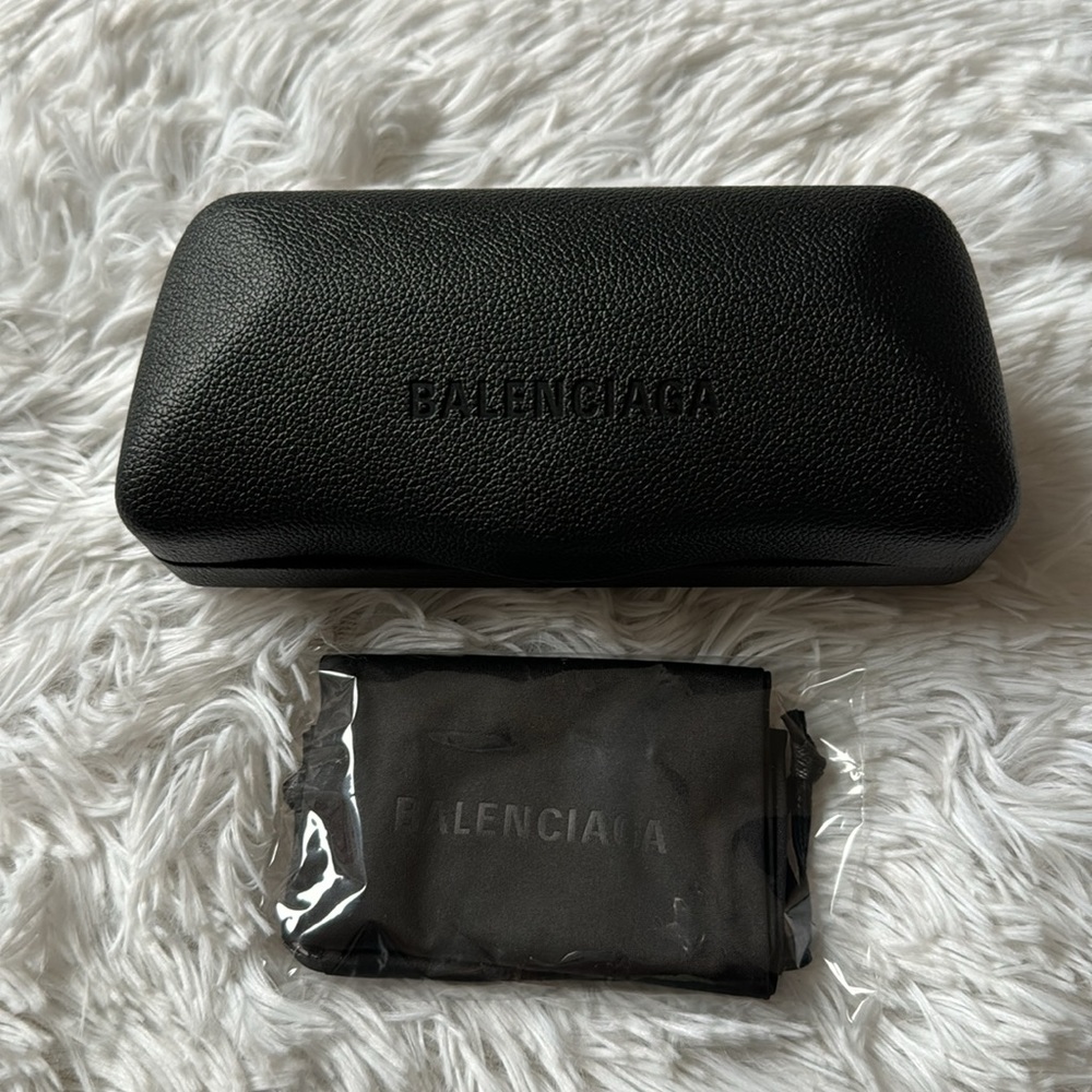 BALENCIAGA EXTRA LARGE BLACK LEATHER SUNGLASSES CASE WITH DRAWSTRING POUCH NEW